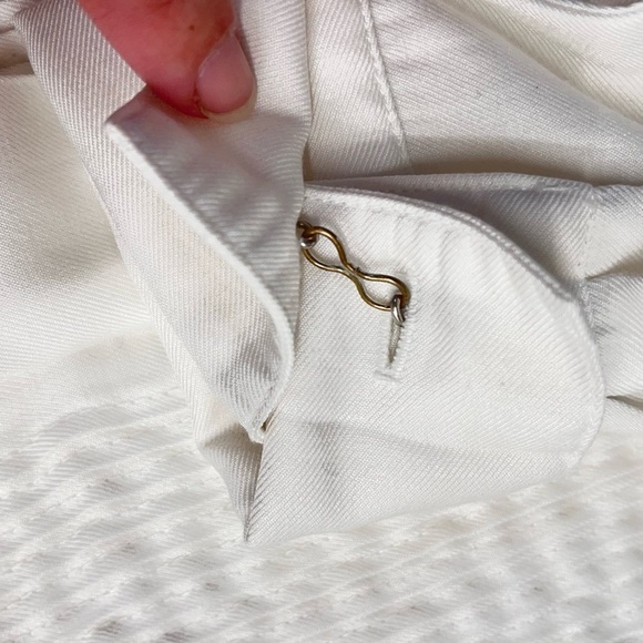 Imperfect vintage Talbots blouse white pleated button cuffs shoulder pads collar - Picture 11 of 17